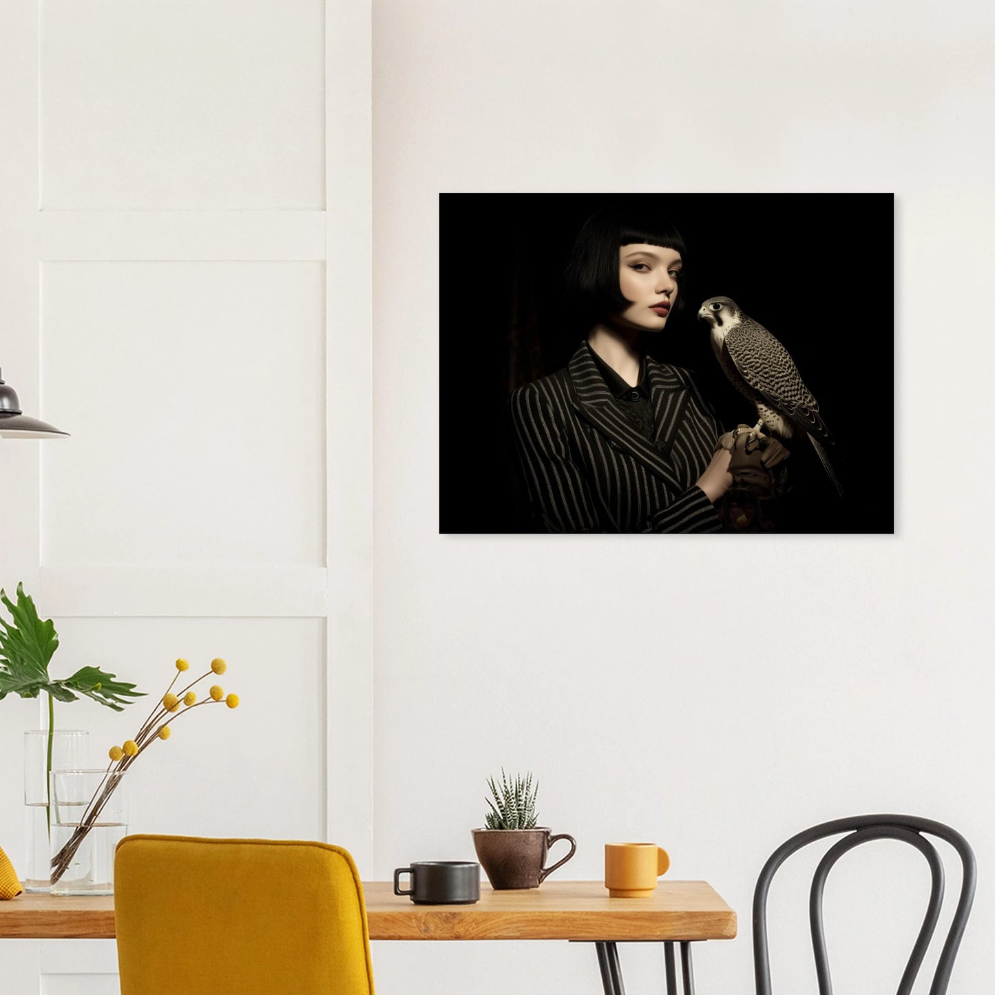minimalistisches frauenportrait mit falke modernes wandbild  im esszimmer